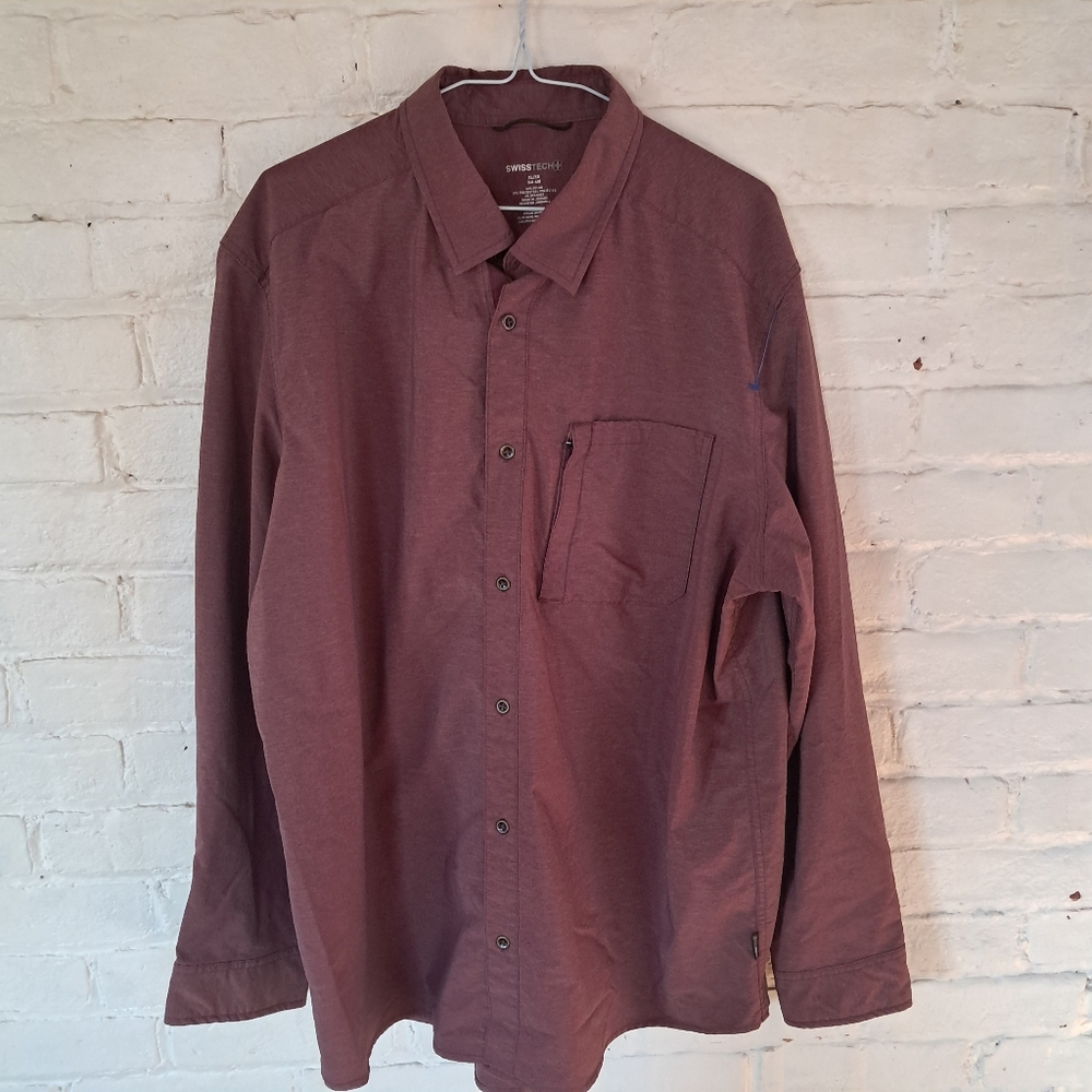 Swiss Tech Shirt Men's Size XL 46-48 Windsor Wine Red Water Resistant Outdoor